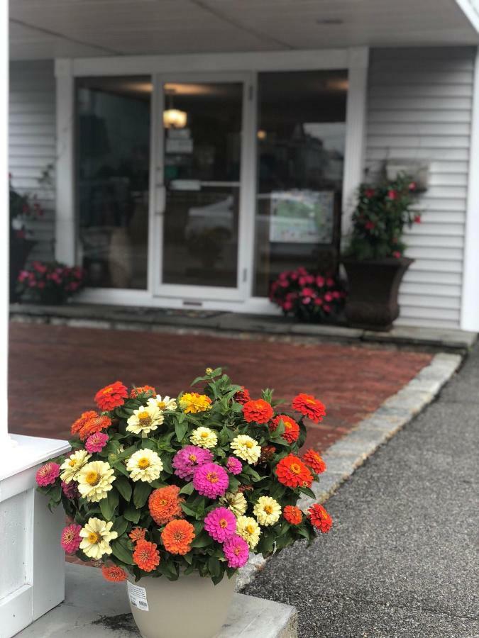 Seacoast Inn Hyannis Exterior photo